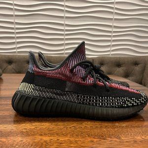 Yeezy Adidas Boost 350 V2 in Yecheil (Non-Reflective)